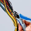 KNIPEX® KÌM CẮT CHÉO CHÍNH XÁC CHO ĐIỆN TỬ 79 02 125 S1 VÍ DỤ: ĐỂ MỞ CÁC ĐẦU NỐI CÁP NHỰA