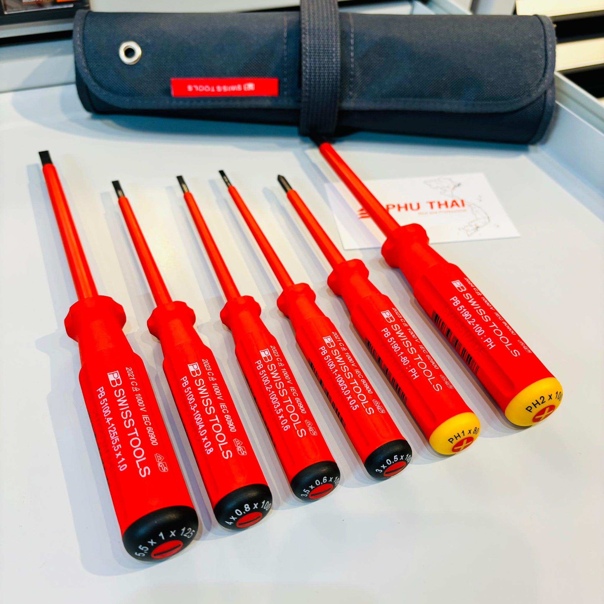 VDE STANDARD INSULATED SCREWDRIVER SET IN HIGH-QUALITY CLOTH BAG PB SWISS TOOLS PB 5542 SU GY