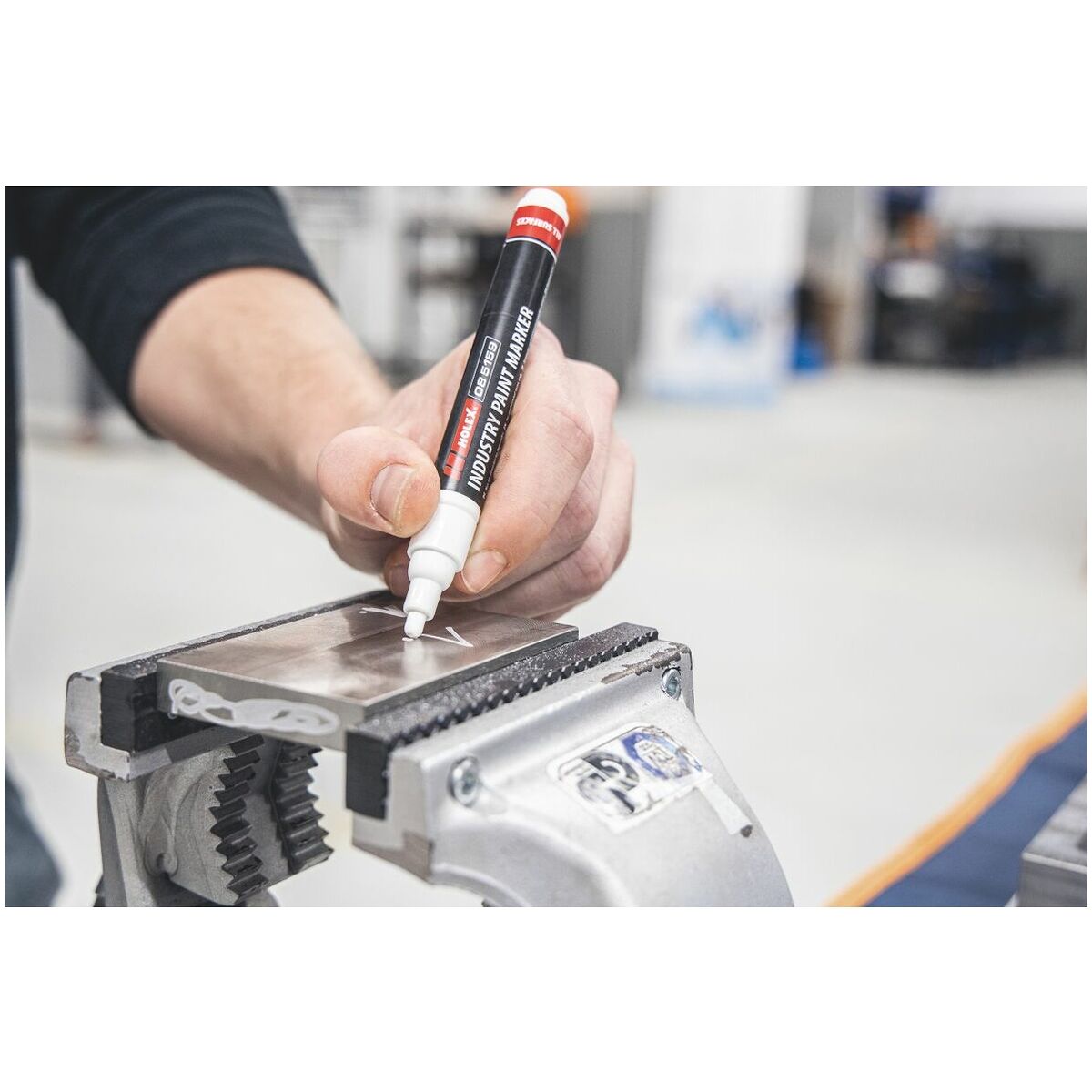 BÚT SƠN MÀU TRẮNG HOLEX